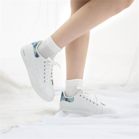 Giày thể thao nữ MWC - 0593 Giày Thể Thao Nữ Phối Màu Gót Siêu Cute,Sneaker Da Siêu Êm Chân Hot Trend