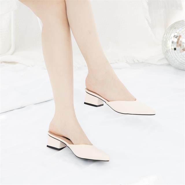 Giày sục cao gót MWC NUCG- 4224  Sục Cao Gót Da Trơn Sang Chảnh Gót Vuông Cách Điệu Thời Trang