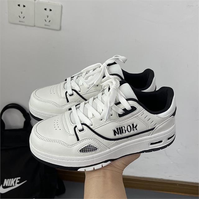 Giày thể thao nữ MWC - 0622 Giày Thể Thao Nữ Phối Màu Cute, Sneaker Da Siêu Êm Chân Đế Bằng 3CM Sành Điệu