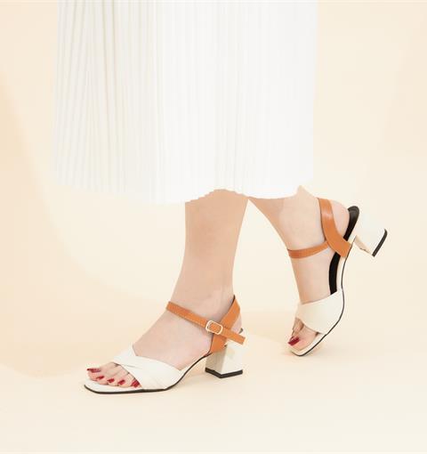 Giày Sandal Cao Gót MWC - 3921 Sandal Cao Gót Quai Đắp Chéo Cách Điệu Xinh Xắn Phối Màu Thời Trang 