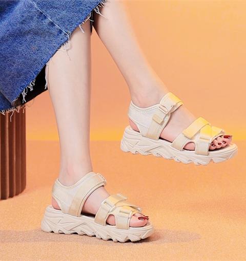 Giày sandal nữ MWC NUSD- 2400 Sandal Đế Bằng Hack Dáng Với Quai Ngang Lót Dán Thời Trang