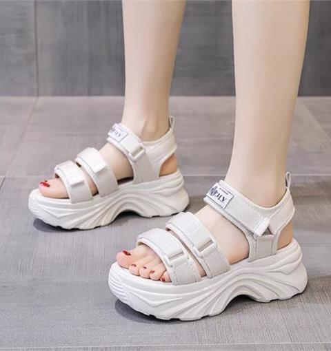 Giày sandal nữ MWC NUSD- 2408 Sandal Đế Bánh Mì Cao 5cm Siêu Hack Dáng Với Quai Ngang Lót Dán Thời Trang