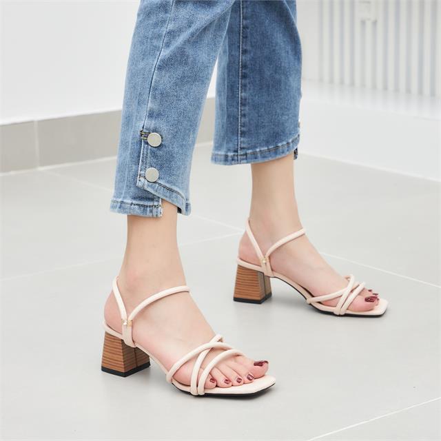 Giày cao gót MWC - 3706 Giày Sandal Quai Chéo Cách Điệu Phối Quai Hậu Gót Vuông Vân Gỗ Thời Trang 