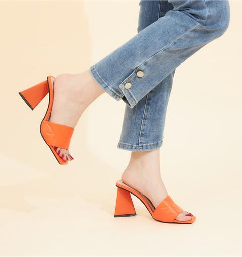 Dép Cao Gót MWC - 4347 Dép Cao Gót Nữ Gót Tam Giác Cao 9cm Quai Ngang Mũi Vuông Basic Dập Vân Cách Điệu Thời Trang