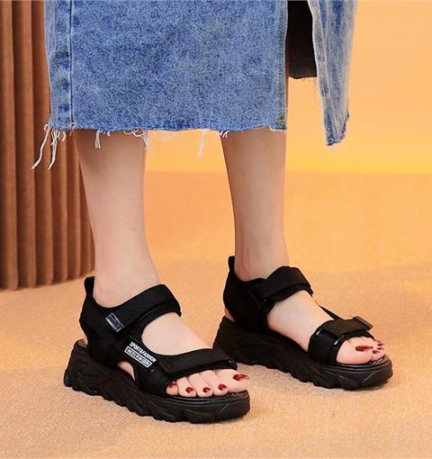 Giày sandal nữ MWC NUSD- 2999 Sandal Đế Bằng Phối Chữ Siêu Cute,Với 2 Quai Ngang Lót Dán Thời Trang