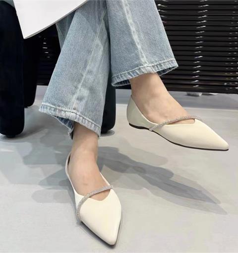 Giày Búp Bê MWC 2305 - Giày Búp Bê Mũi Nhọn, Giày Kiểu Dáng Slingback Phối Quai Chéo Đính Đá Sang Chảnh, Thời Trang.