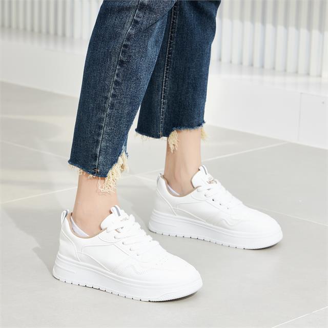 Giày thể thao nữ MWC NUTT- 0796 Giày Thể Thao Nữ Phối Viền Màu Siêu Cute Sneaker Da Êm Chân Đế Bằng Hot Trend