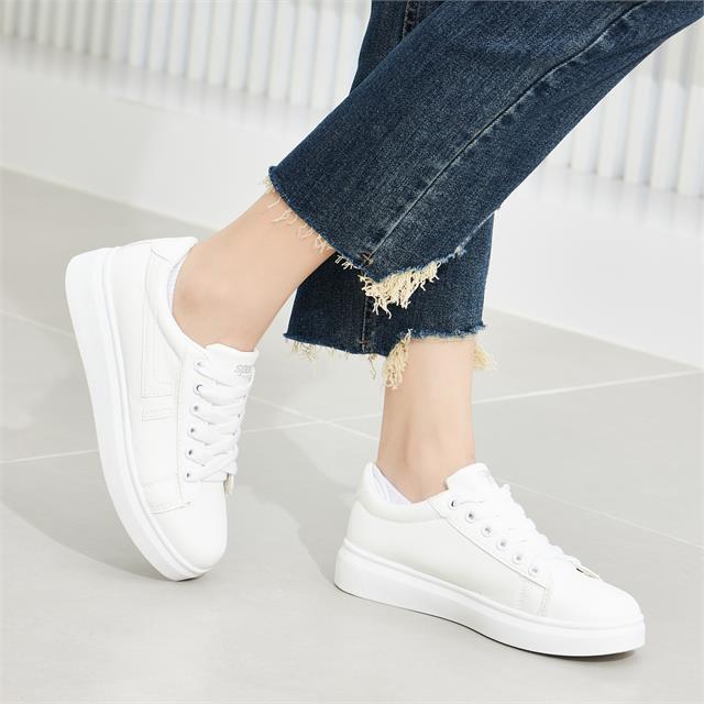 Giày thể thao nữ MWC NUTT- 0781 Giày Thể Thao Nữ Phối Viền Màu Siêu Cute Sneaker Da Êm Chân Đế Bằng Hot Trend