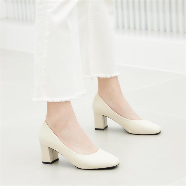 Giày Cao Gót MWC 4491 - Giày Cao Gót Đế Vuông Cao 7cm Bít Mũi, Bít Gót Đơn Giản, Thanh lịch, Thời Trang.