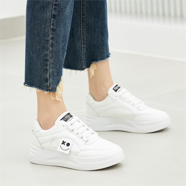 Giày Thể Thao Nữ MWC A143 - Giày Thể Thao Nữ Dáng Sneaker, Giày Đế Bằng Siêu Êm Chân Hot Trend, Thời Trang.