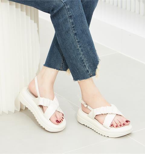 Giày sandal nữ MWC NUSD- 2453 Sandal 2 Quai Chéo Dập Phồng Nhún Nhẹ Cách Điệu Phối Quai Hậu Thời Trang