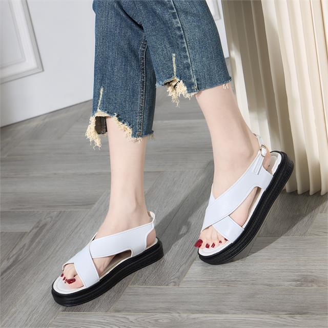 Giày Sandal Nữ MWC - 2972 Sandal Quai Chéo Cách Điệu Đế Bằng In Họa Tiết Nổi Cực Thời Trang