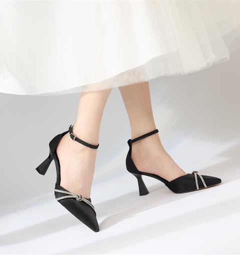 Giày Cao Gót MWC G035 -  Giày Cao Gót MWC Thiết Kế Kiểu Dáng Slingback Bít Hậu Mũi Nhọn Cao 5cm Siêu Tôn Chân, Quai Đính Đá Sang Trọng Thời Trang.