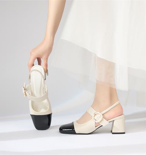 Giày cao gót MWC G046 - Giày Cao Gót 5cm Bít Mũi, Quai Ngang Có Đính Khóa Hoa Tròn Xinh Xắn, Thời Trang.