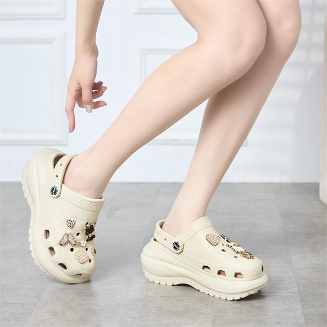 Dép Nữ MWC 8422 - Dép Sandal Cross Đế Cao 7cm Gắn  Sticker Siêu Xinh, Trẻ Trung, Thời Trang.