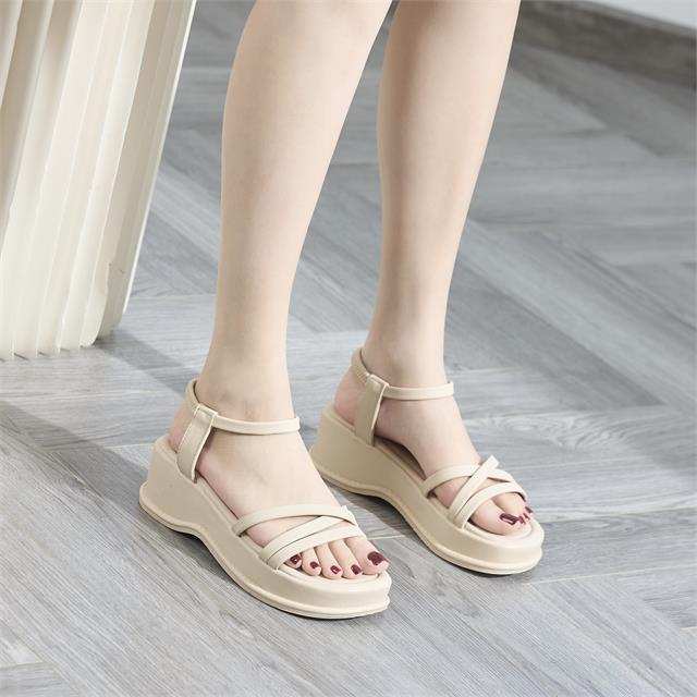 Giày sandal Nữ MWC 2472 - Sandal Quai Mảnh Ngang, Chéo Cách Điệu, Sandal Đế Đúc Cao 5cm Năng Động, Trẻ Trung.