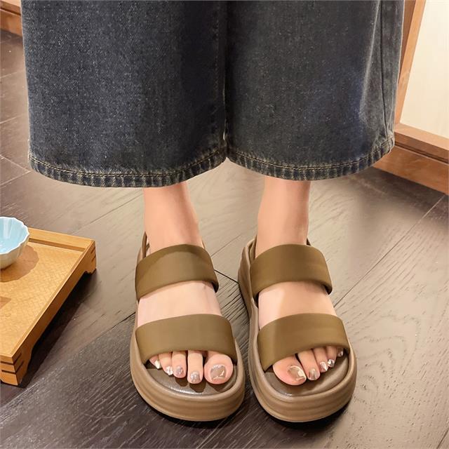 Giày Sandal Nữ MWC 2483 - Sandal Nữ 2 Quai Ngang Bản Dẹp Nhỏ Xinh Cách Điệu Thời Trang, Sandal Đế Bằng Cao 4cm Năng Động, Trẻ Trung.