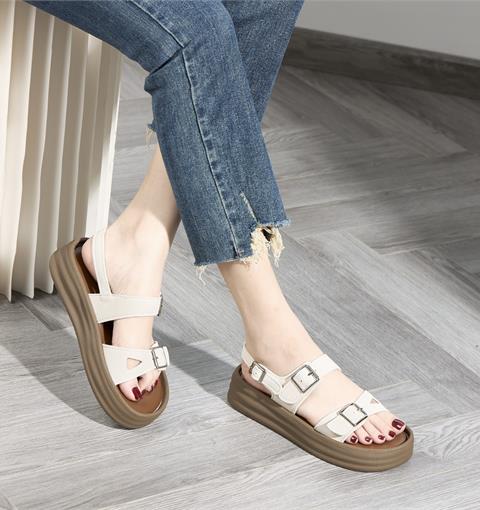 Giày Sandal Nữ MWC 2477 - Giày Sandal 2 Quai Ngang Đính Khóa Vuông Cách Điệu, Sandal Đế Đúc Cao 4cm Thanh Lịch, Thời Trang.