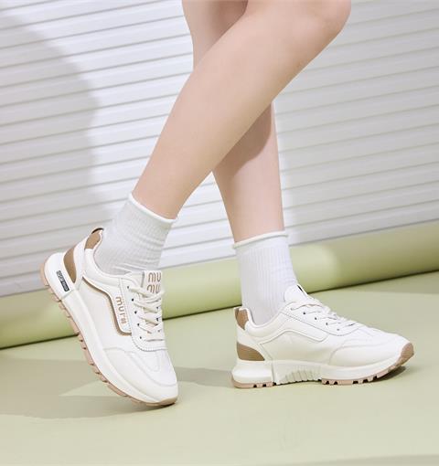 Giày Thể Thao Nữ MWC A170 - Giày Thể Thao Nữ Đế Cao 3cm, Dáng Sneaker Trẻ Trung, Năng Động, Thời Trang.