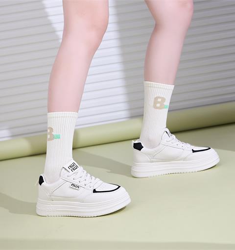 Giày Thể Thao Nữ MWC A172 - Giày Thể Thao Nữ Đế Cao 4cm, Dáng Sneaker Trẻ Trung, Năng Động, Thời Trang.