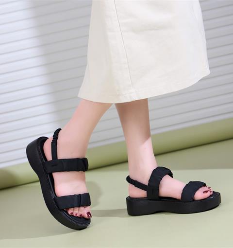 Giày Sandal Nữ MWC 2434  - Sandal Nữ 2 Quai Nhún Cách Điệu, Sandal Đế Bánh Mì Cao 4cm Năng Động, Trẻ Trung.