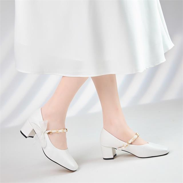 Giày Cao Gót MWC 4392 - Giày Cao Gót Quai Ngang Cài Móc Xích Xinh Xắn, Đế Vuông Cao 5cm Thanh Lịch, Thời Trang.