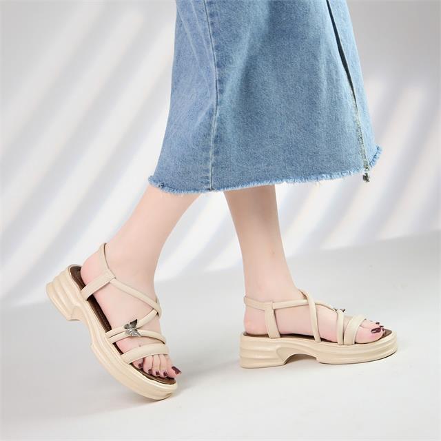 Giày Sandal Nữ MWC E110 - Sandal Nữ Quai Chéo Đính Hình Bươm Bướm Nhỏ Xinh, Sandal Nữ Đế Bánh Mì Siêu Hack Dáng, Thời Trang.