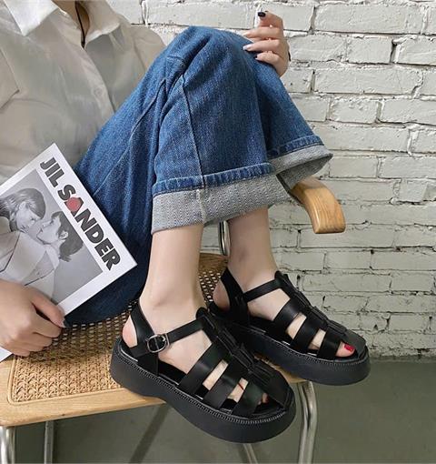 Giày Sandal Nữ MWC E116 - Sandal Rọ Nữ Quai Da Dẹp Siêu Bền Đẹp, Sandal Chiến Binh Hottrend Đi Học, Đi Làm, Đi Chơi.