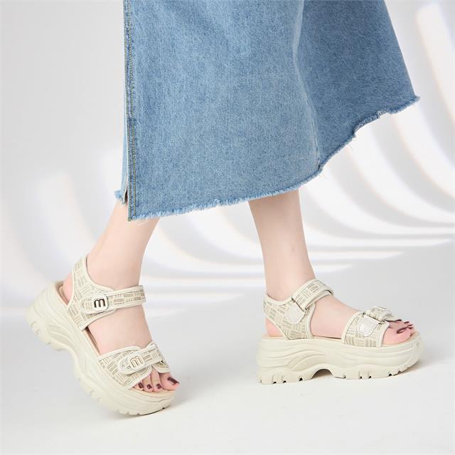 Giày Sandal Nữ MWC E117 Giày Sandal Nữ Quai Ngang Dán Lót Cài Siêu Bền Đẹp, Sandal Nữ Đế Bánh Mì Hack Dáng Hotrend Thời Trang.