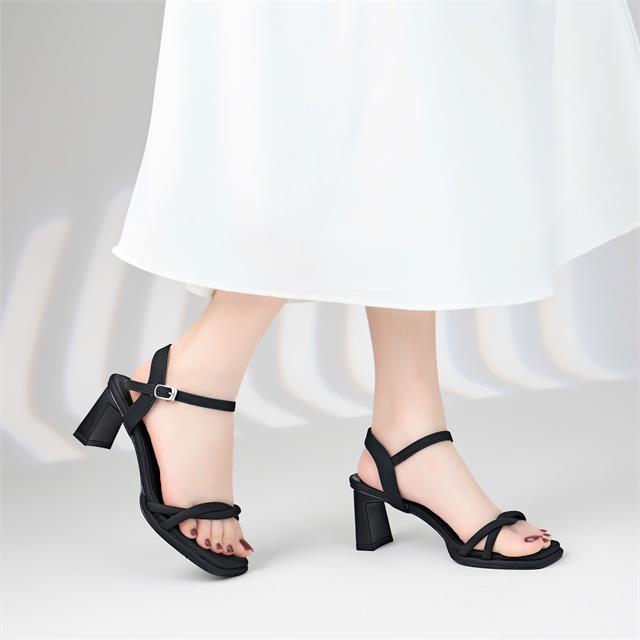 Giày Cao Gót MWC G093 - Giày Sandal Cao Gót 2 Quai Chéo Cách Điệu, Sandal Nữ Đế Trụ Cao 8cm Kiểu Dáng Mũi Vuông Thanh Lịch, Trẻ Trung, Thời Trang.