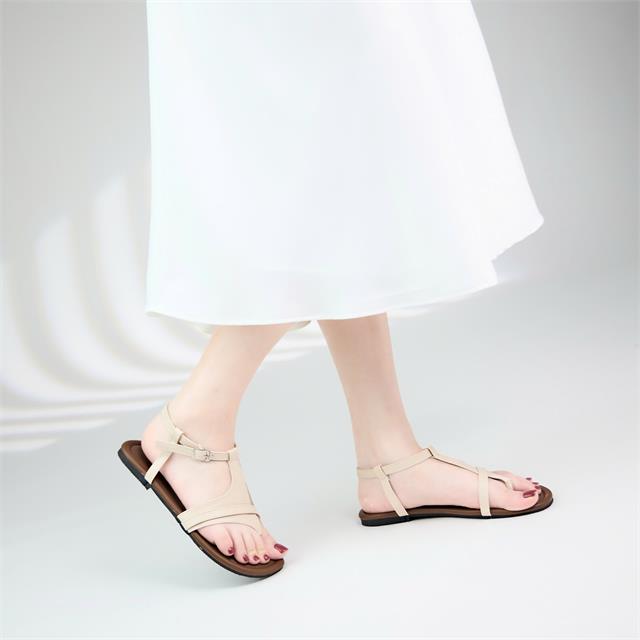 Sandal Nữ MWC E134 - Sandal Nữ Quai Kẹp Đi Học, Đi Chơi Siêu Bền Đẹp, Sandal Đế Bệt Nữ Năng Động, Trẻ Trung, Thời Trang.