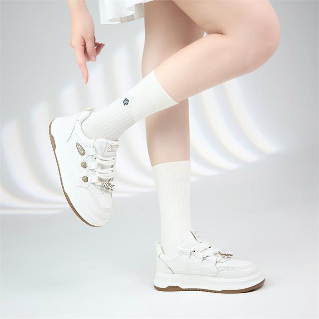 Giày Thể Thao Nữ MWC A204 - Giày Thể Thao Nữ Dáng Sneaker Đi Học, Đi Chơi, Giày Thể Thao Nữ Hình Tim Siêu Cute, Thời Trang.