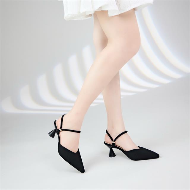 Giày Cao Gót MWC G101 - Giày Cao Gót Bít Mũi Kiểu Dáng Slingback, Cao Gót Đế Trụ Vuông Cao 7cm Đơn Giản, Thanh Lịch, Thời Trang.