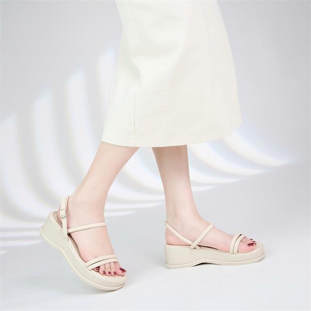 Giày Sandal Nữ MWC E135 - Sandal Nữ Da Mềm Quai Mảnh Siêu Bền Đẹp, Sandal Nữ Đế Bánh Mì Hack Dáng, Hottrend Thời Trang.