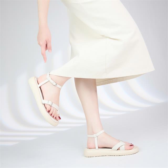 Giày Sandal Nữ MWC E139 - Sandal Nữ Quai Đính Khóa Vuông Đi Học, Đi Chơi Siêu Bền Đẹp, Sandal Nữ Đế Đúc Nguyên Khối  Xỏ Ngón Thanh Lịch, Thời Trang.