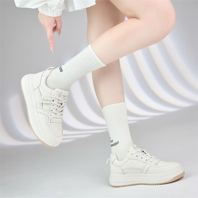Giày Thể Thao Nữ MWC A241 - Giày Thể Thao Nữ Dáng Sneaker Trẻ Trung, Năng Động, Thời Trang.