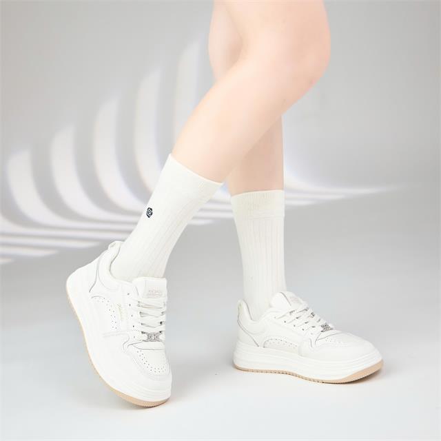 Giày Thể Thao Nữ MWC A238 - Giày Thể Thao Nữ Dáng Sneaker Đi Học, Đi Chơi, Leo Núi Dã Ngoại Siêu Bền Đẹp, Thời Trang.  