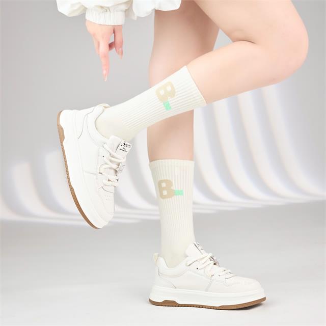 Giày Thể Thao Nữ MWC A245 - Giày Thể Thao Nữ Gắn Mặt Ngôi Sao Xinh Xắn Thời Trang, Thể Thao Nữ Dáng Sneaker Đi Học, Đi Chơi, Chạy Bộ Siêu Bền Đẹp.