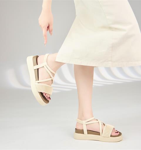 Giày Sandal Nữ MWC E155 - Sandal Quai Chéo Ngang Nhún Cách Điệu, Sandal Đế Bằng Cao 5cm Trẻ Trung, Thanh Lịch, Thời Trang.