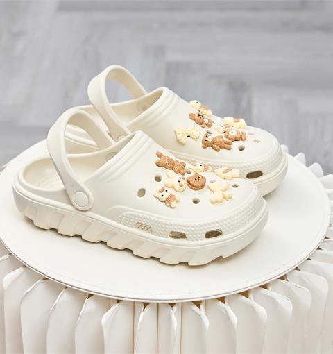  Dép Nữ MWC 8584 - Dép Crocs Có Quai Hậu, Mũi Tròn Gắn Charm Gấu Phong Cách Cute & Cozy, Xu Hướng Giới Trẻ Hiện Đại.