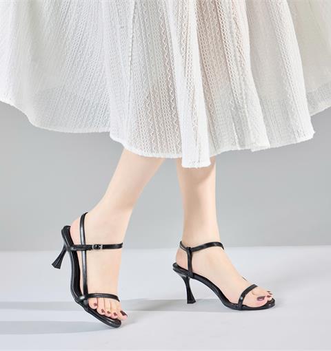 Giày Cao Gót MWC G234 - Sandal Đế Trụ 7cm Mũi Bo Tròn Hiện Đại Phối Quai Mảnh Có Dây Khóa Thanh Thoát, Thời Trang.