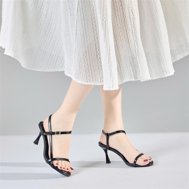 Giày Cao Gót MWC G234 - Sandal Đế Trụ 7cm Mũi Bo Tròn Hiện Đại Phối Quai Mảnh Có Dây Khóa Thanh Thoát, Thời Trang.