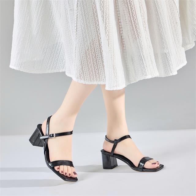 Giày Cao Gót MWC G240 - Giày Sandal Gót Vuông 5cm, Quai Da Mảnh, Mũi Vuông Thanh Lịch, Sang Trọng.