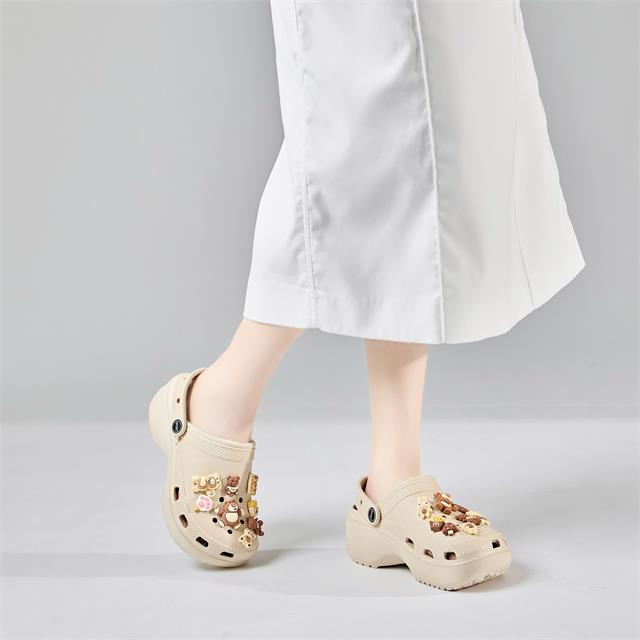  Dép Nữ MWC 8610 - Dép Sandal Clogs Nhựa Eva Cao Cấp Gắn Charm Gấu Siêu Cute, Đi Êm Mê Ly.