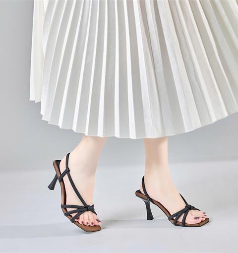 Giày Cao Gót MWC G257 - Giày Sandal Gót Trụ, Mũi Vuông, Quai Mảnh Đan Chéo, Thắt Nút tạo Điểm Nhấn Tinh Tế, Gợi Cảm.