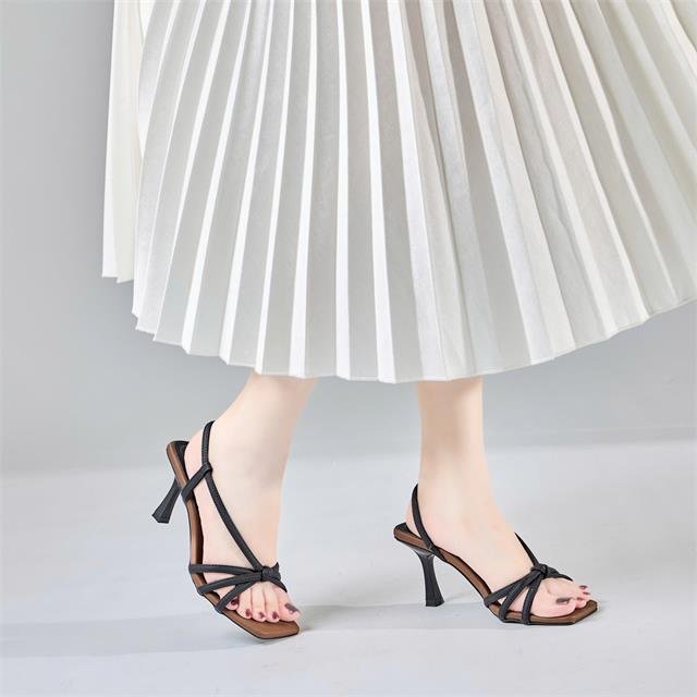 Giày Cao Gót MWC G257 - Giày Sandal Gót Trụ, Mũi Vuông, Quai Mảnh Đan Chéo, Thắt Nút tạo Điểm Nhấn Tinh Tế, Gợi Cảm.