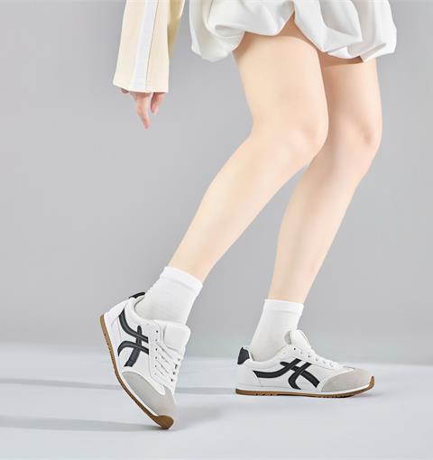 Giày Thể Thao Nữ MWC A324 - Giày Thể Thao Sneaker Nữ Cổ Thấp Dễ Phối Mọi Outfit Cho Phong Cách Trẻ Trung, Năng Động.