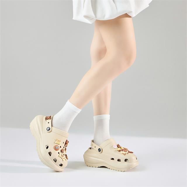 Dép Nữ MWC 8440 - Dép Sandal Clogs Đế Dày 6cm Gắn Sticker Ngẫu Nhiên Dễ Thương Và Phong Cách