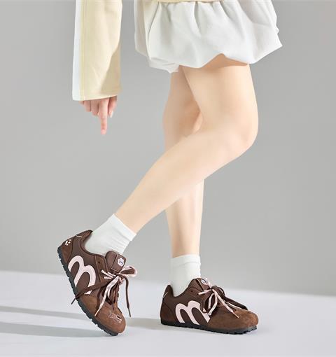 Giày Thể Thao Nữ MWC A296 - Giày Thể Thao Sneaker Nữ Cổ Thấp Đi Học, Đi Chơi, Dạo Phố Năng Động, Trẻ Trung.