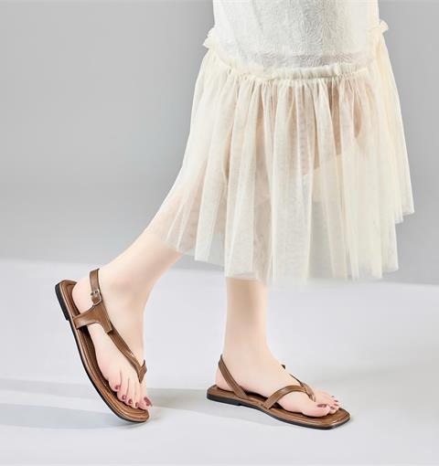 Sandal Nữ MWC E200 - Sandal Đế Bệt, Quai Chữ V Mảnh, Mũi Vuông Thanh Lịch, Đi Học, Đi Chơi, Đi Biển Bền Đẹp, Thời Trang.